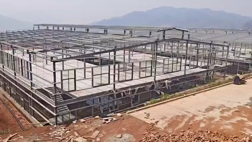 ການກໍ່ສ້າງໂຄງຮ່າງເຫຼັກຢູ່ສະຖານທີ່ໂຄງການບໍ່ເຕັນ